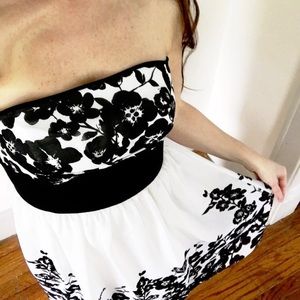 Pretty, White House Black Market, Dress, Size 2 🖤